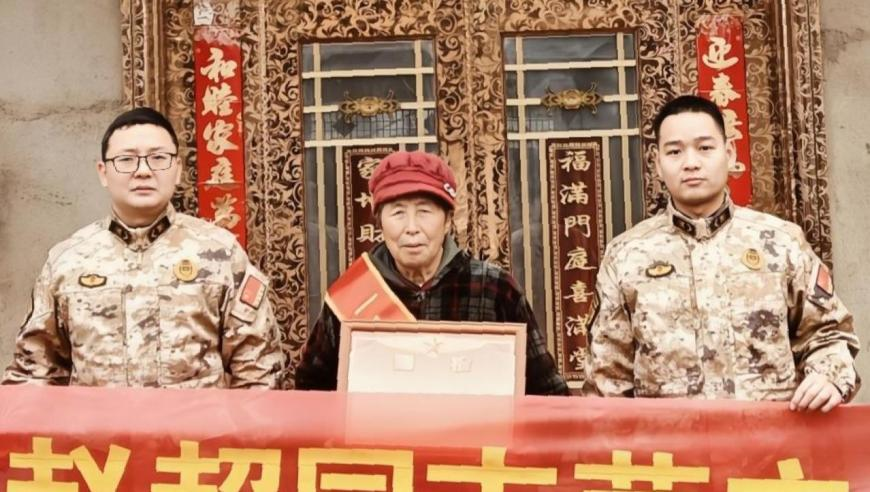 夫妻吵架丈夫和公公抢走两月大婴儿,2025年11月11澳门内幕号码,成语解释落实可能存在的问题_户外版V2.8